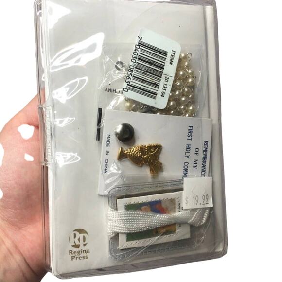 Girls First Communion Book Gift Set - Picture 2 of 5